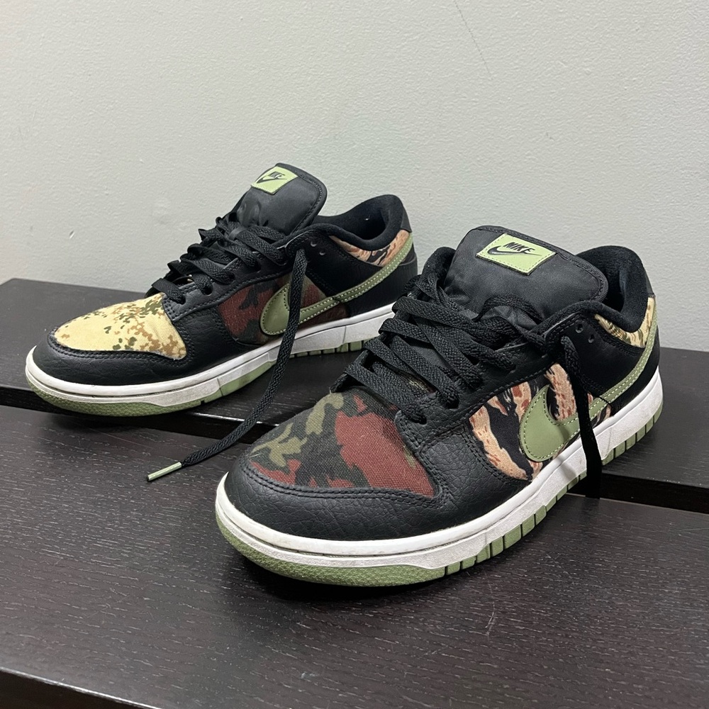 Nike dunk low se crazy camo 9.5M